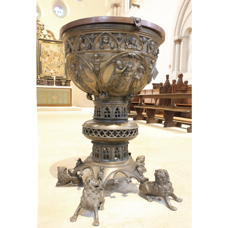 showing Matthew's angel partially in the left roundel of the underbowl, the Baptism of Christ in the right roundel