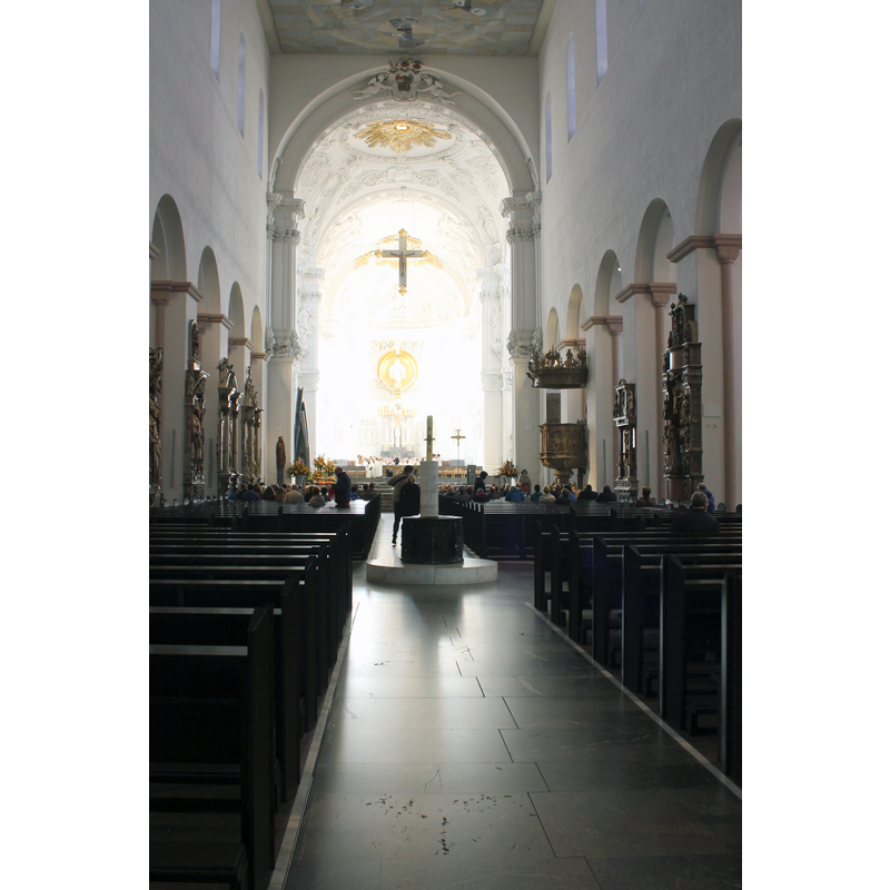 wuth the bronze font in the centre aisle