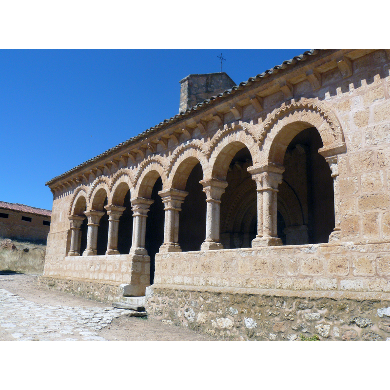 the porch here has six arches; the one at San Gines has only five