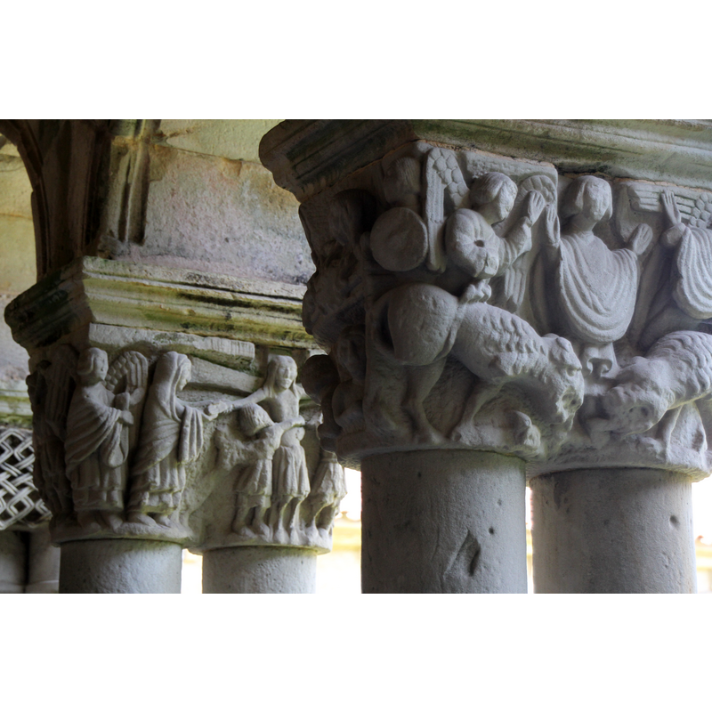 in the foreground capital a composition similar to the one on the baptismal font of the Colegiata; the Crucifixion on the capital behind