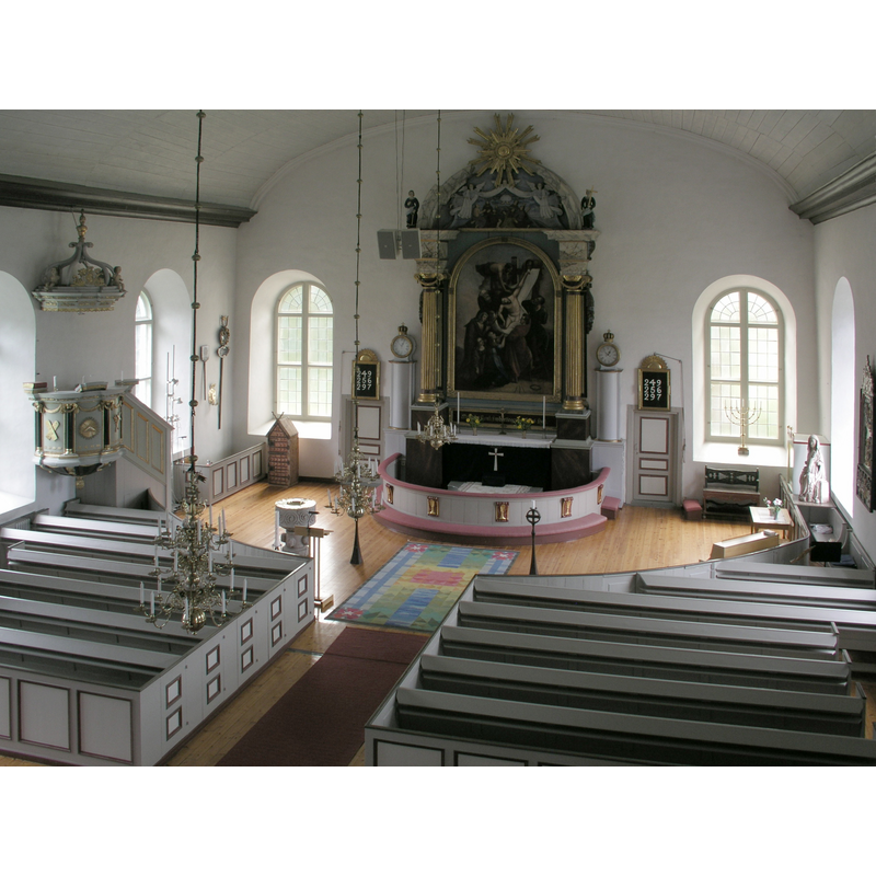 with the font visible at the northeast angle