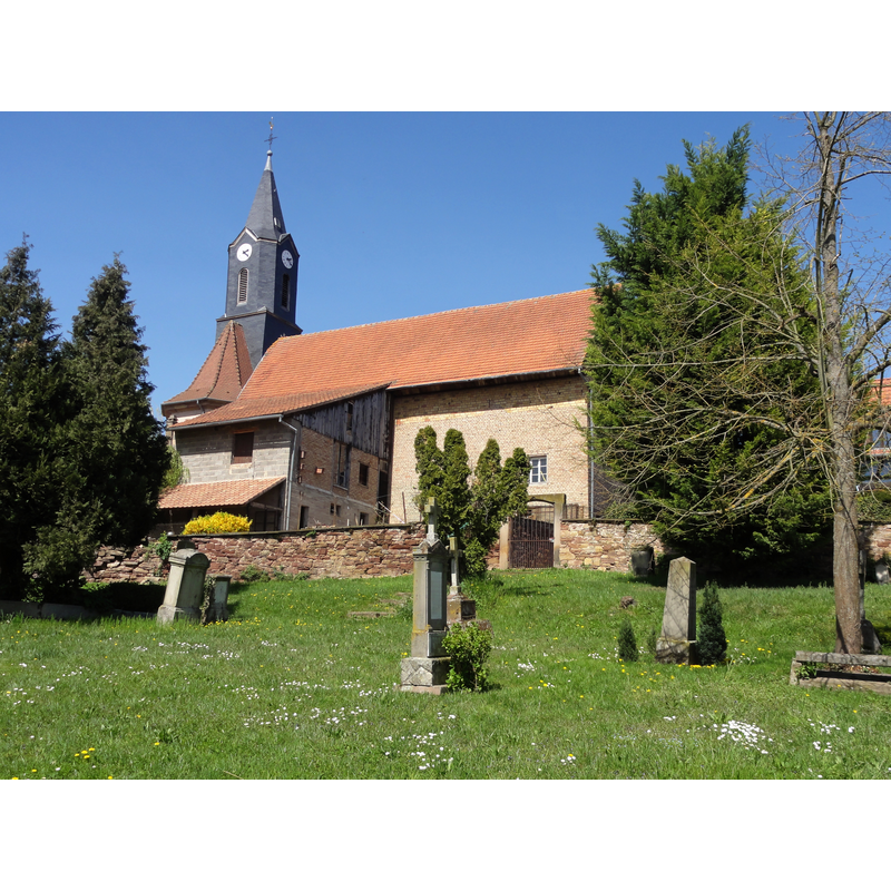 Source caption: "Église simultanée Saint-Léger de Kolbsheim [...] Ancien cimetière sur l'emplacement de l'ancienne église".