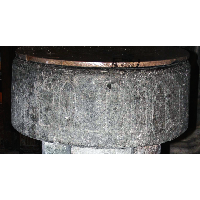 lightly incised, all around