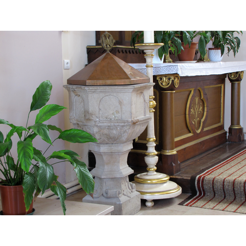 by the south auxiliary altar