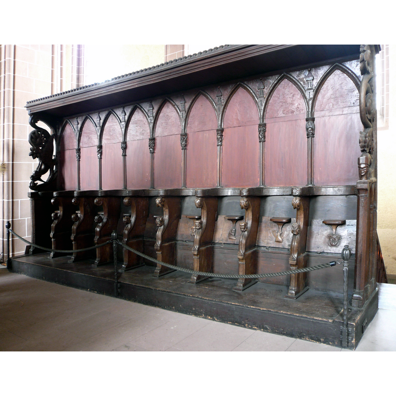 Source caption: "Gotisches Chorgestühl von 1288 in der Münsterkirche St. Alexandri in Einbeck, Niedersachsen."