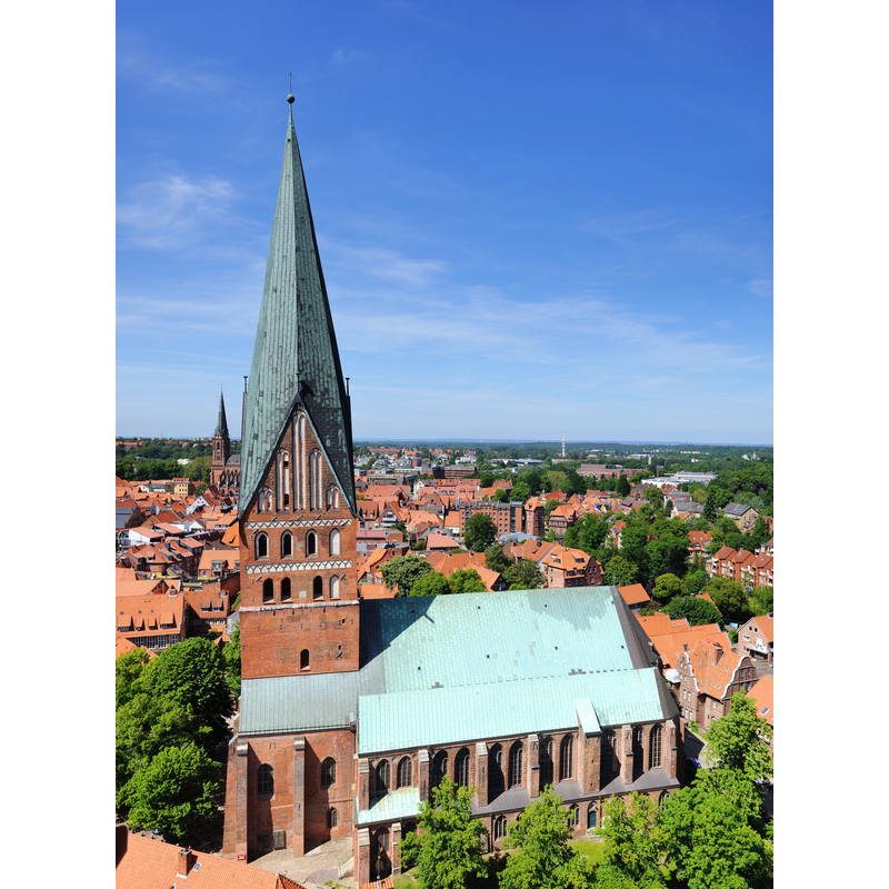 Source caption: "St. Johanniskirche vom Wasserturm aus gesehen, Lüneburg (Panoramaansicht aus 14 Einzelbildern zusammengefügt)."