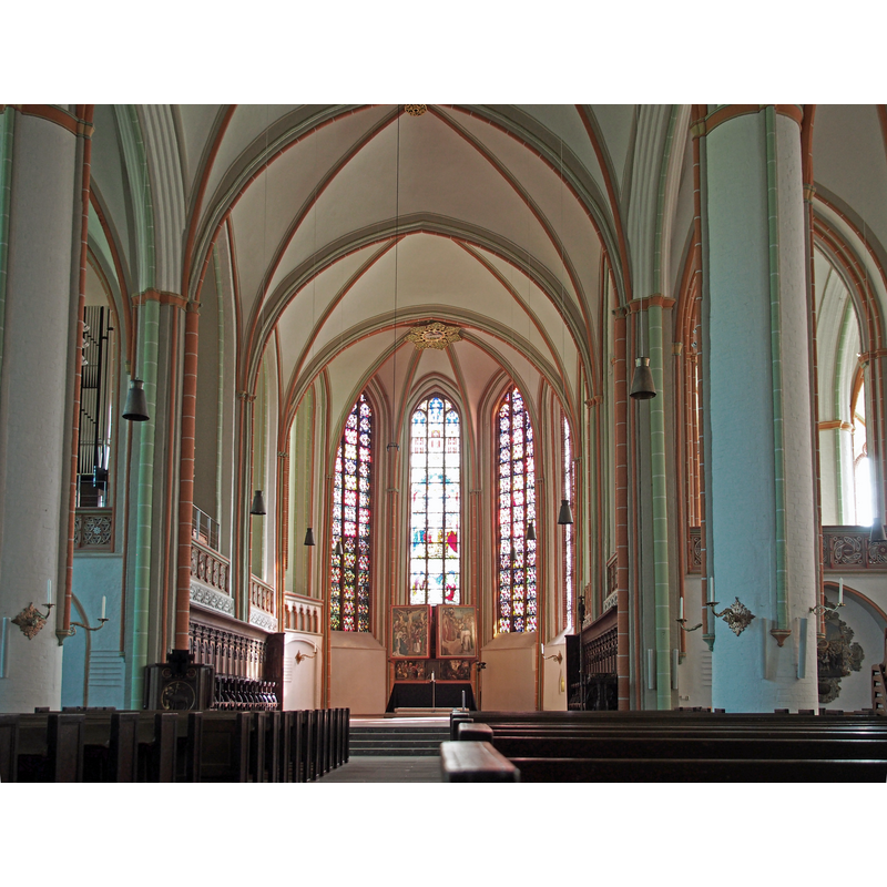 notice the main retable with its wings closed