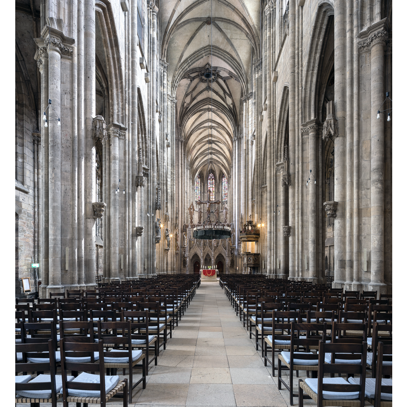 Source caption: "Dom zu Halberstadt, Blick durchs Hauptschiff nach Osten, Kanzel, Altar".