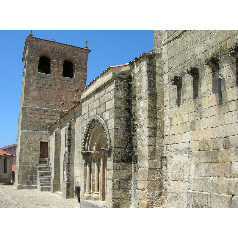 on the south side has been attached the former portal from the destroyed church of San Salvador de Piñeiro
