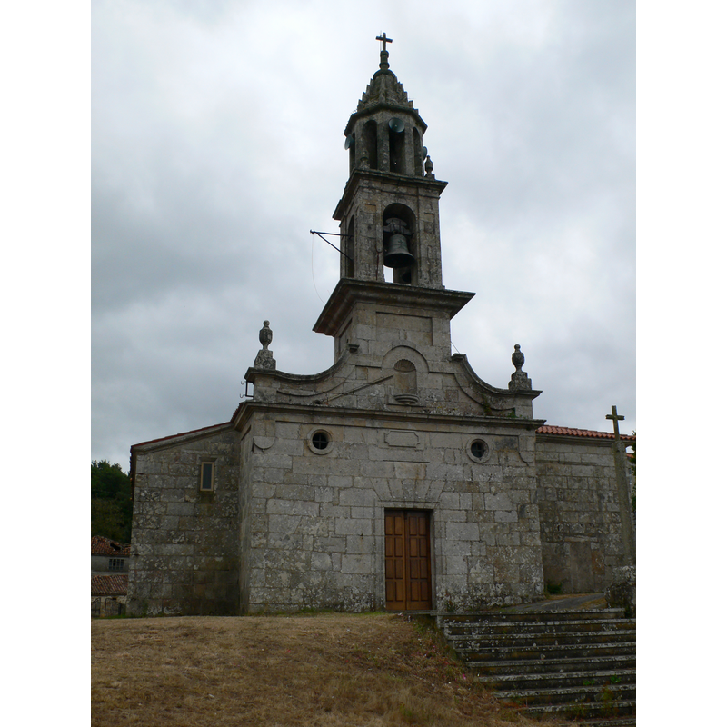 Source caption: "Portada da igrexa de Santa María de Noceda, Lalín."