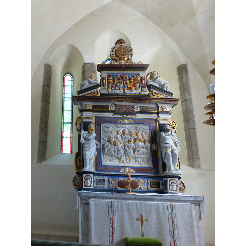 the 1638 retable installed by the Danish king