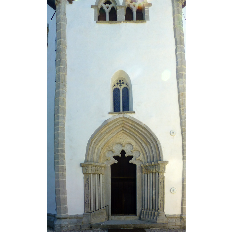 opening into the tower space -- the curvature of the vertical lines is not due to lens barreling