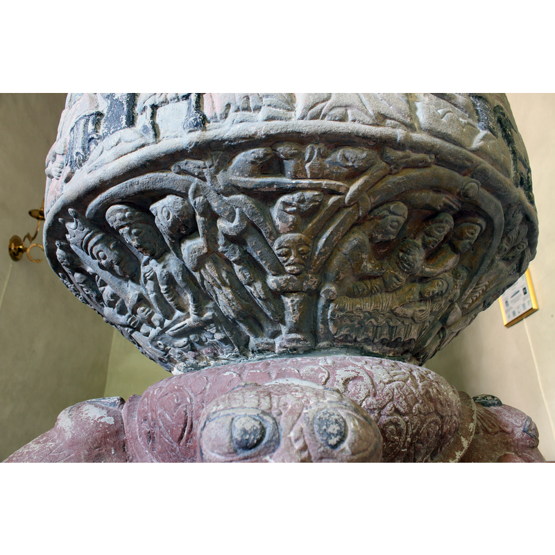 spandrel; to the right is the Nativity