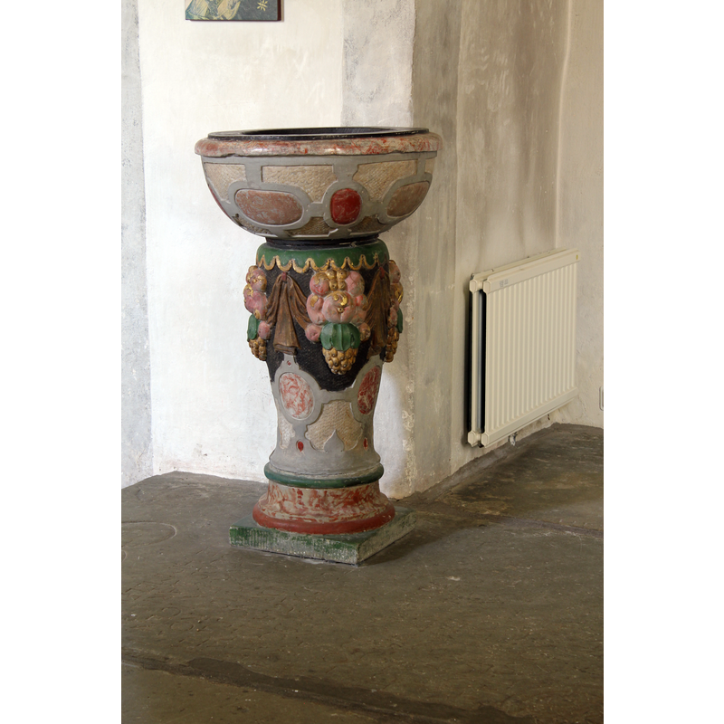 the late-17thC font