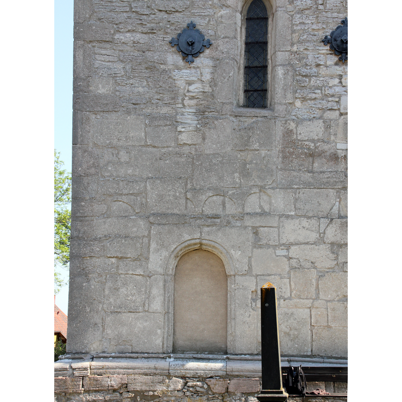 showing the blocked portal at the extreme west side of the nave block on the south side -- was it the nave entrance in the earlier church?