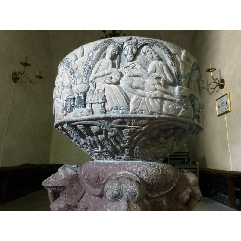 showing the coresponding scenes of the basin side and underbowl