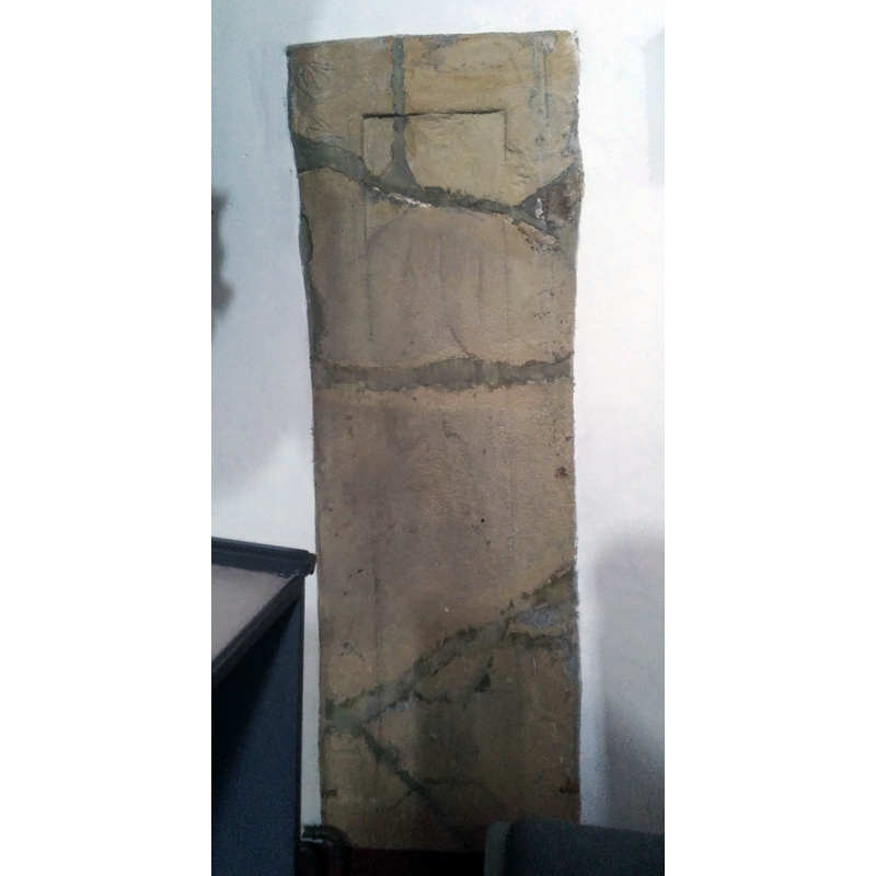 Source caption: "Grabplatte in der Kirche in Ditzum" -- said to be ca. 1200