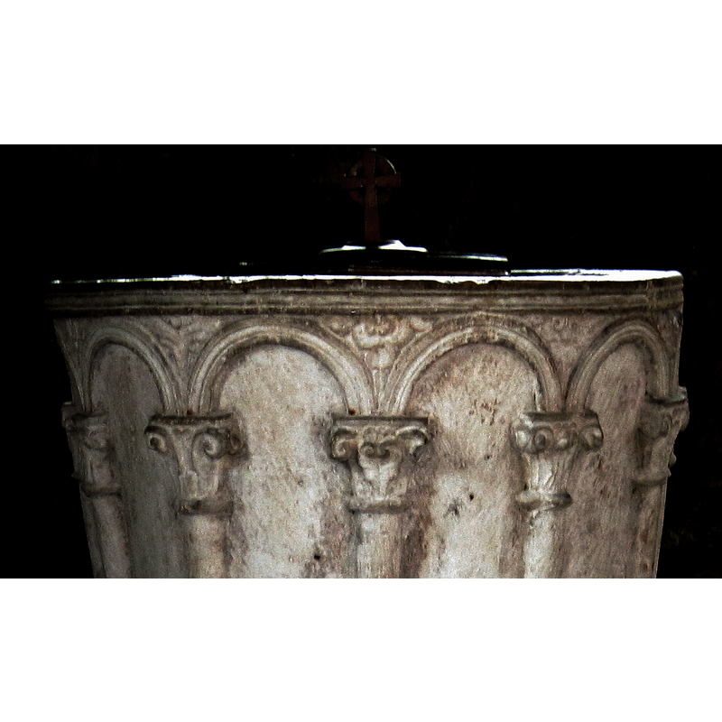 only a dew of the original motifs in the spandrels of the arcade remain; of those, most appear to be floral or foliate