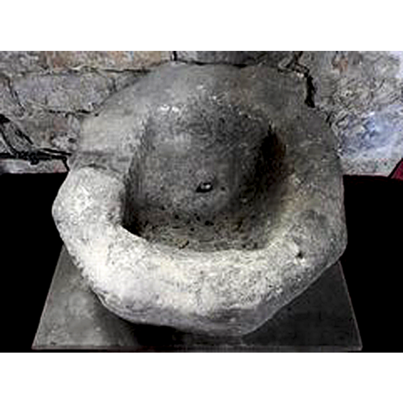 two sources [cf. FontNotes] claim it is an old font "probably Saxon"