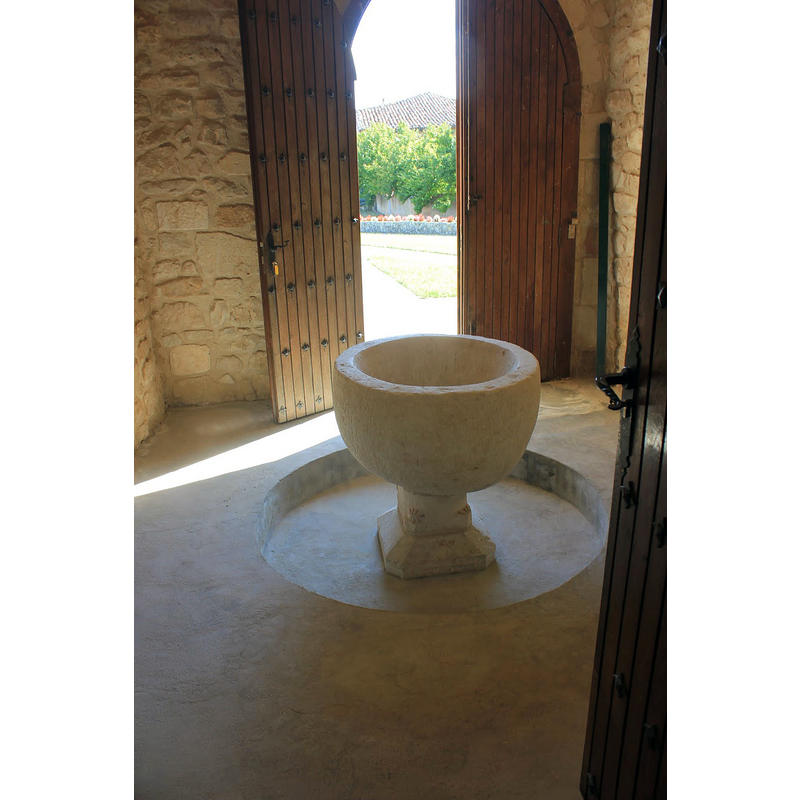 the interior of the space created with the transported portal from Ochate became the baptistery in the Uzquiano church
