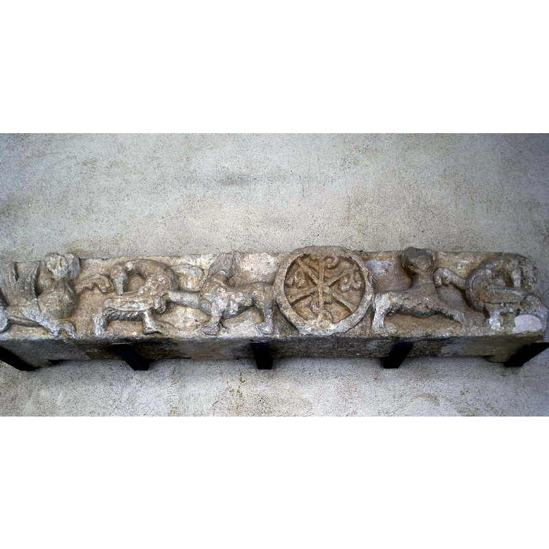 remains from the earlier Romanesque church dedicated to St Vincent here are built into the later church -- chrismon dated mid-12thC in Juan Antonio Olañeta's Catálogo de crismones [http://www.claustro.com/crismones/webpages/catalogo_crismon.htm] [accessed 14 January 2019]