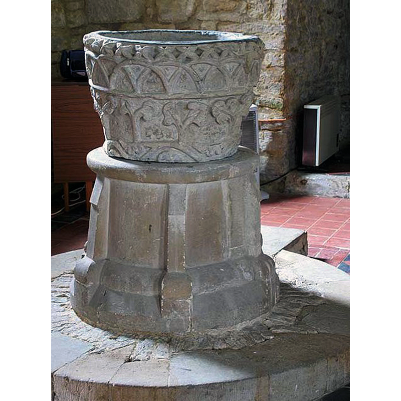 the font is partly visible on the foreground, right (south) side