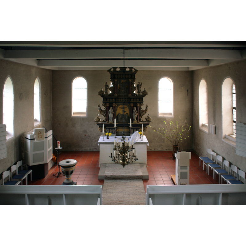 the font on the left [north] side