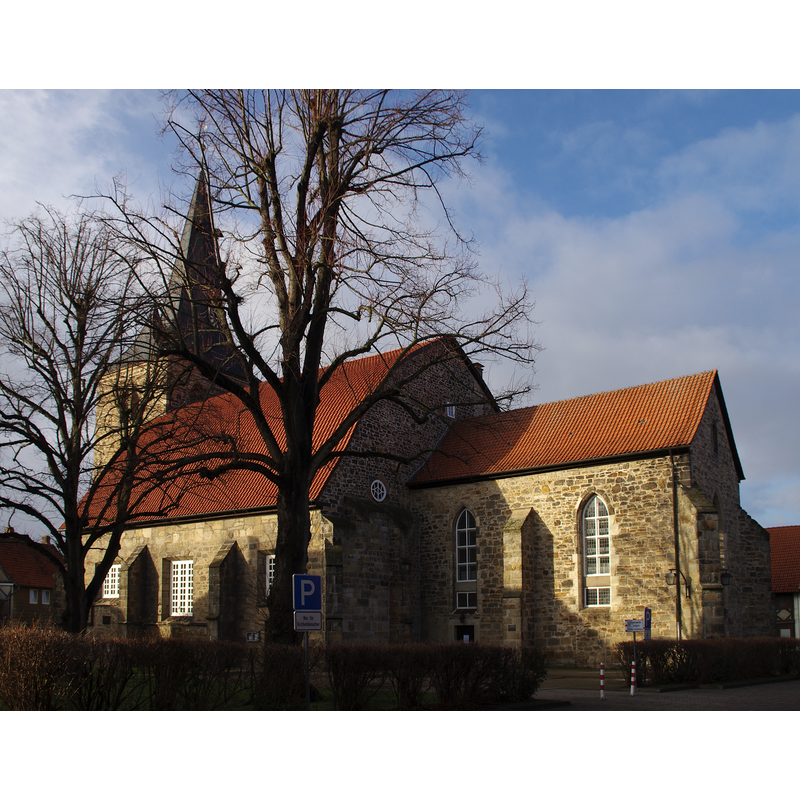 Source caption: "Pattensen in Niedersachsen. Die evangelische Kirche in Pattensen von Süden aus."
