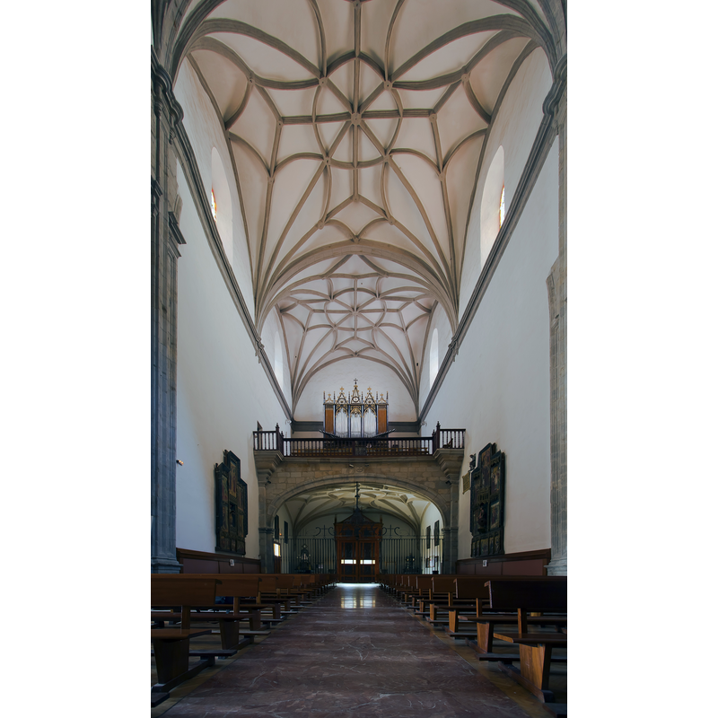 there are two large stoups at the far [west] end, but we have no information on them; are they 16thC?