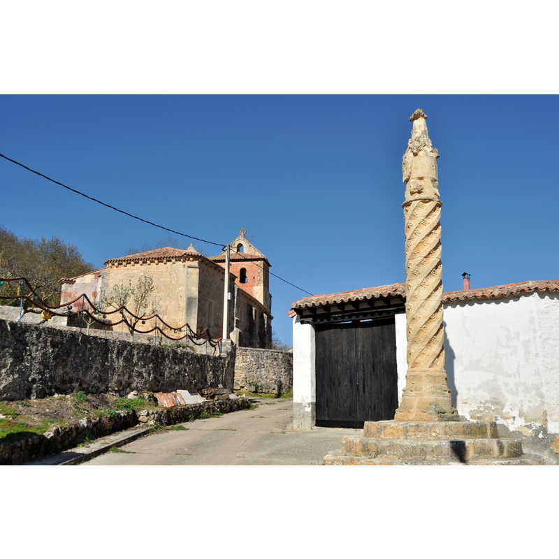 Source caption: "Becerril del Carpio-Barrio de San Pedro - Iglesia de San Pedro y Rollo".