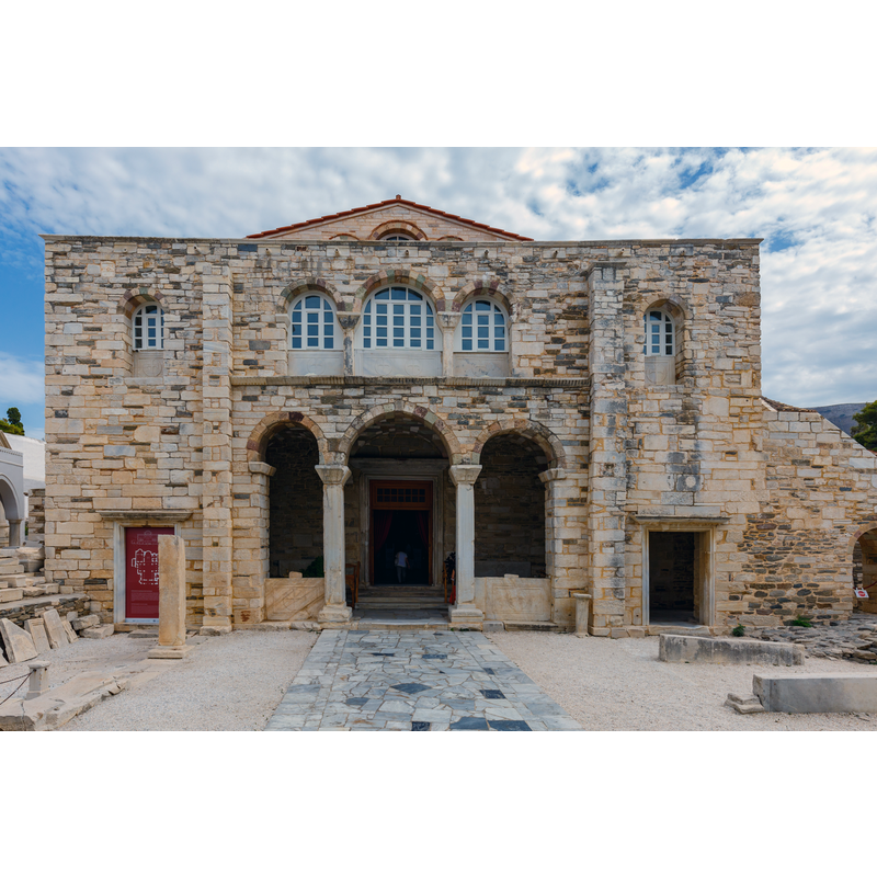 "Εκατονταπυλιανή Πάρου", the one-hundred door church