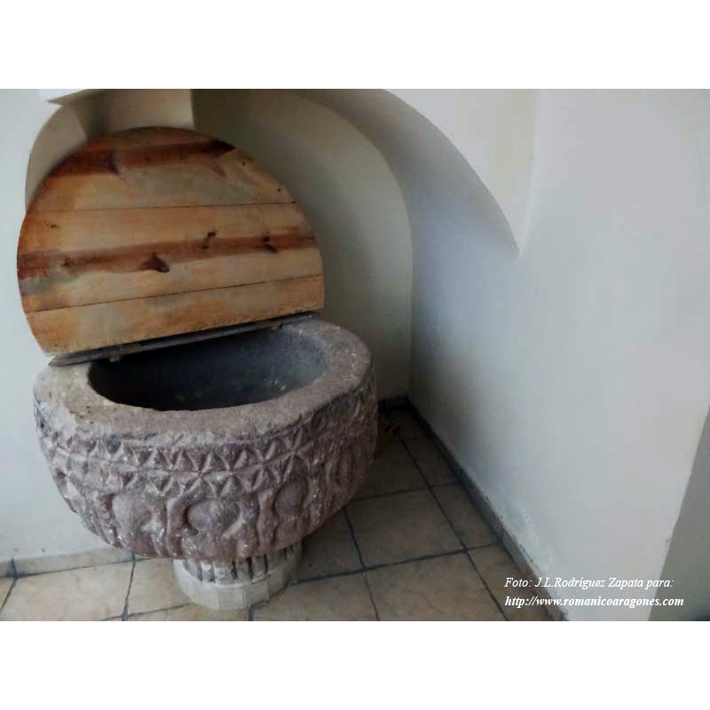 all around the short pedestal base