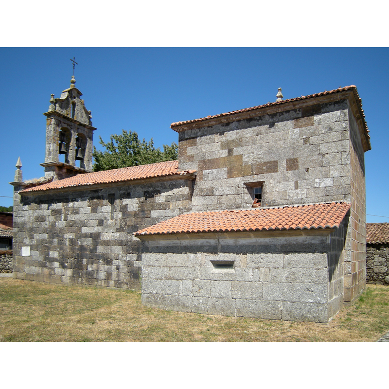 Source caption: "Iglesia de Santa María de Arcos. Iglesia románica construida en el siglo XII y reformada en el siglo XIVII."