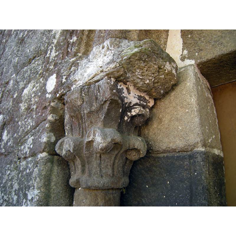 Source caption: "Iglesia de Santa María de Arcos. Capitel de la portada septentrional."
