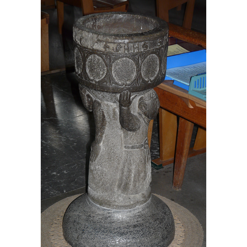both figures are partially visible here, the 'atlante' on the right