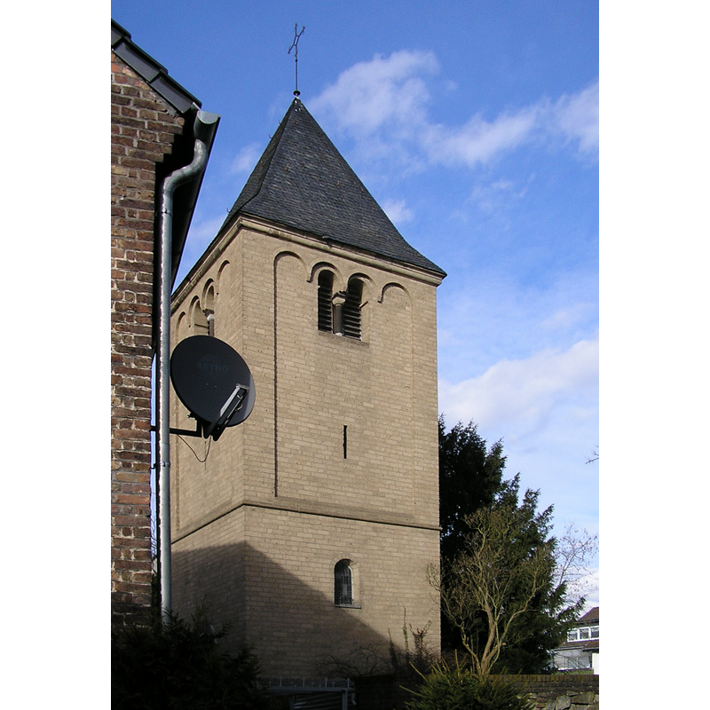 modern [2010] view of the remaing tower of the old church that was demolished in the 1830s