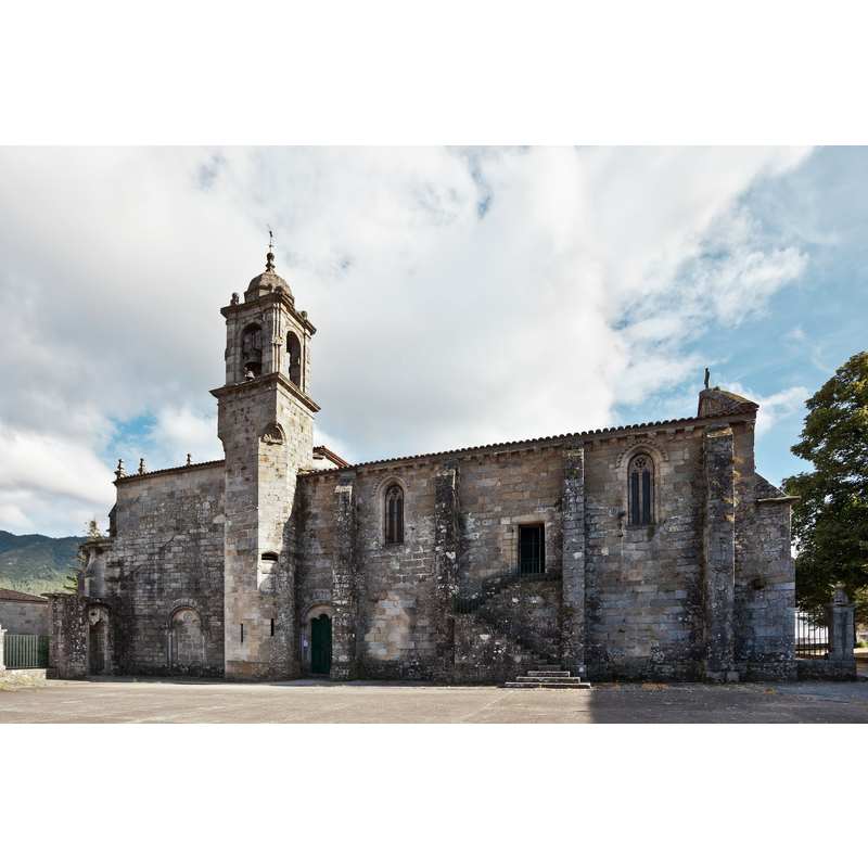 Source caption: "Igrexa de San Domingos (XIII-XIV). Ribadavia"