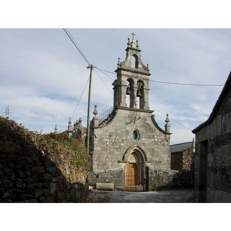 Source caption: "Iglesia románica construida en el siglo XII"