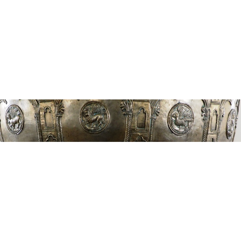 medallion-like symbols; L->R: Luke's ox; Mark's lion; John's eagle; Matthew's angel