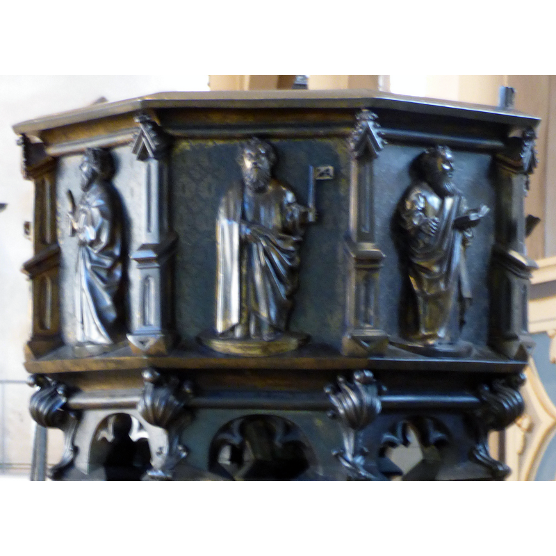 three of them seen here; some of the figures are damaged and have lost their identifying symbol but St Peter can be clearly identified in the centre panel here