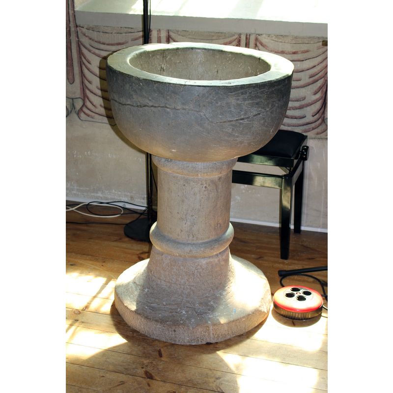 notice the repaired long crack in the basin