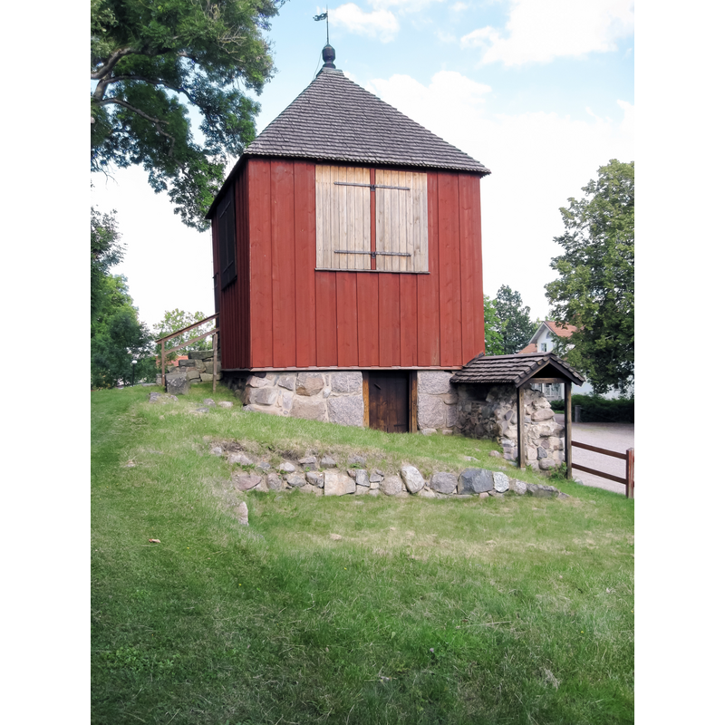 Source caption; "Askeby klosterruin, klocktornet, Askeby kyrka"