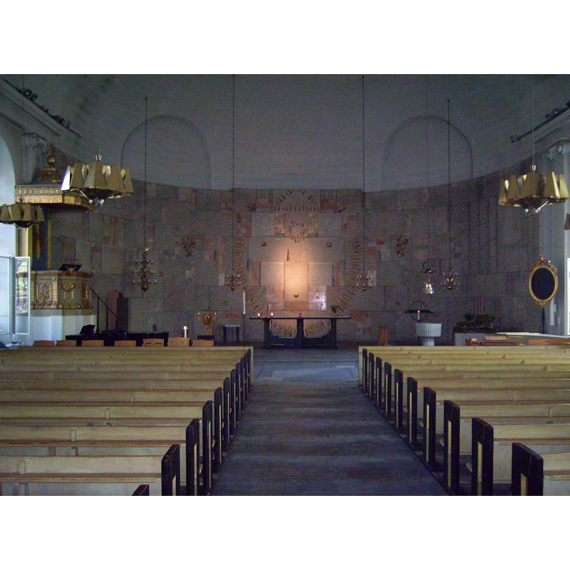 the modern font in use is visible at the far [east] end, right [south] side