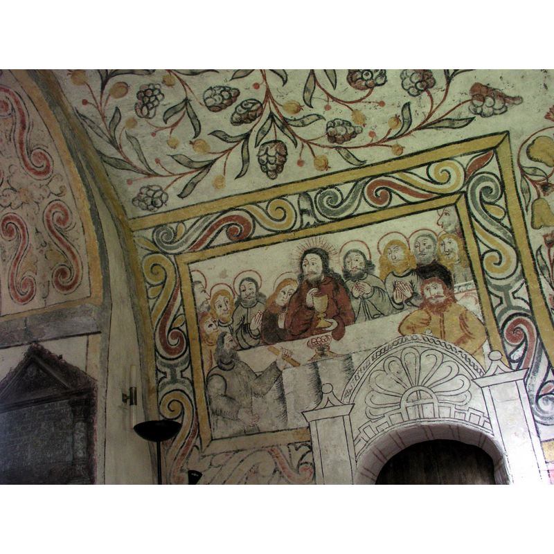 the top of the sacristy entranceway is visible on the lower side of the image, right side