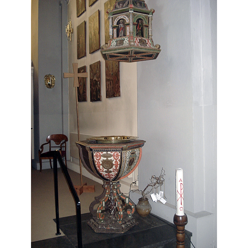 the 17thC font in use in this church