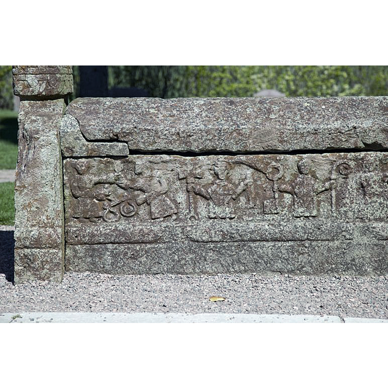 Source caption: "Gravmonument, Olof Skötkonungs grav med tidig romansk stenskulptur."
