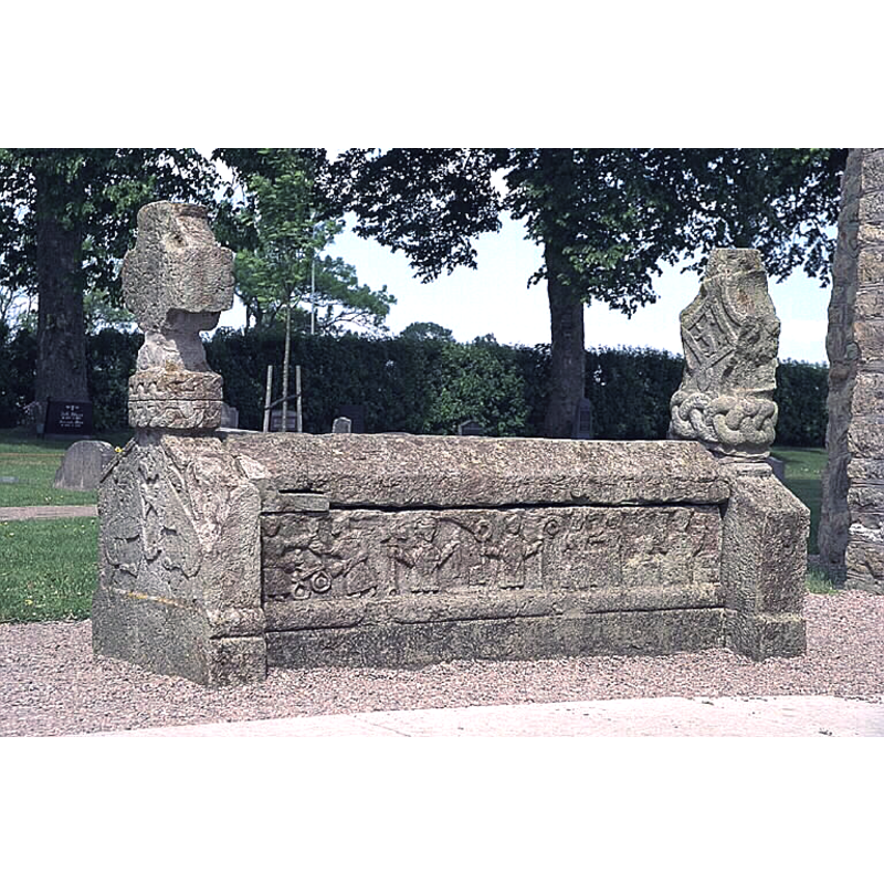 Source caption: "Gravmonument, Olof Skötkonungs grav med tidig romansk stenskulptur."