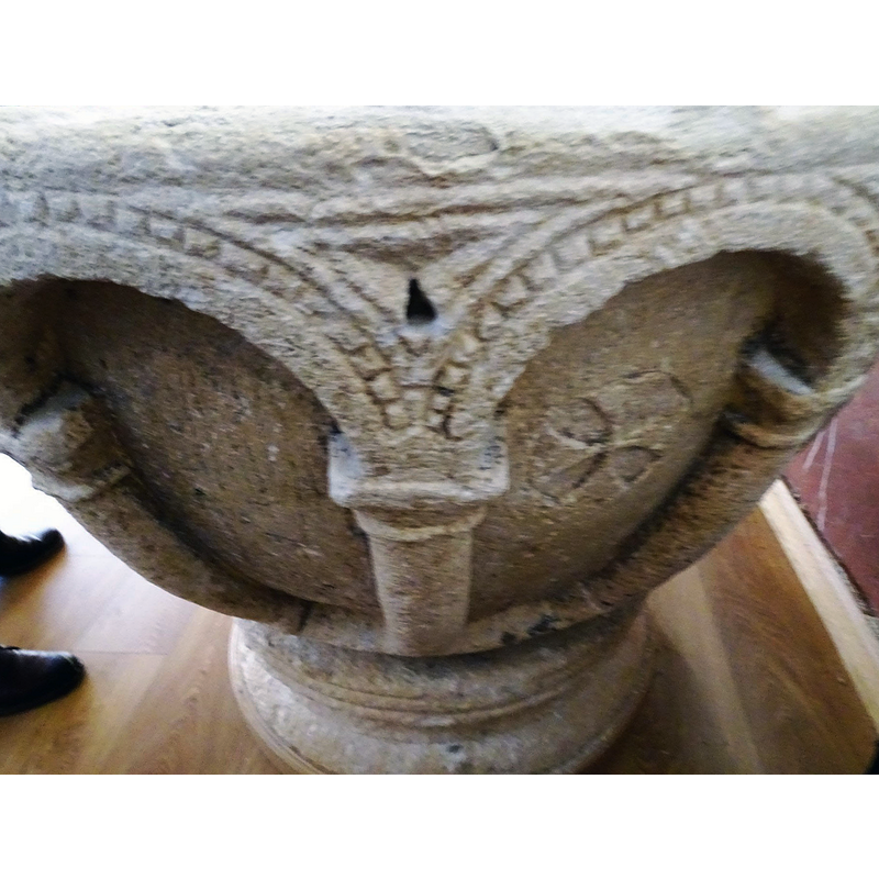 seen here in the right arch