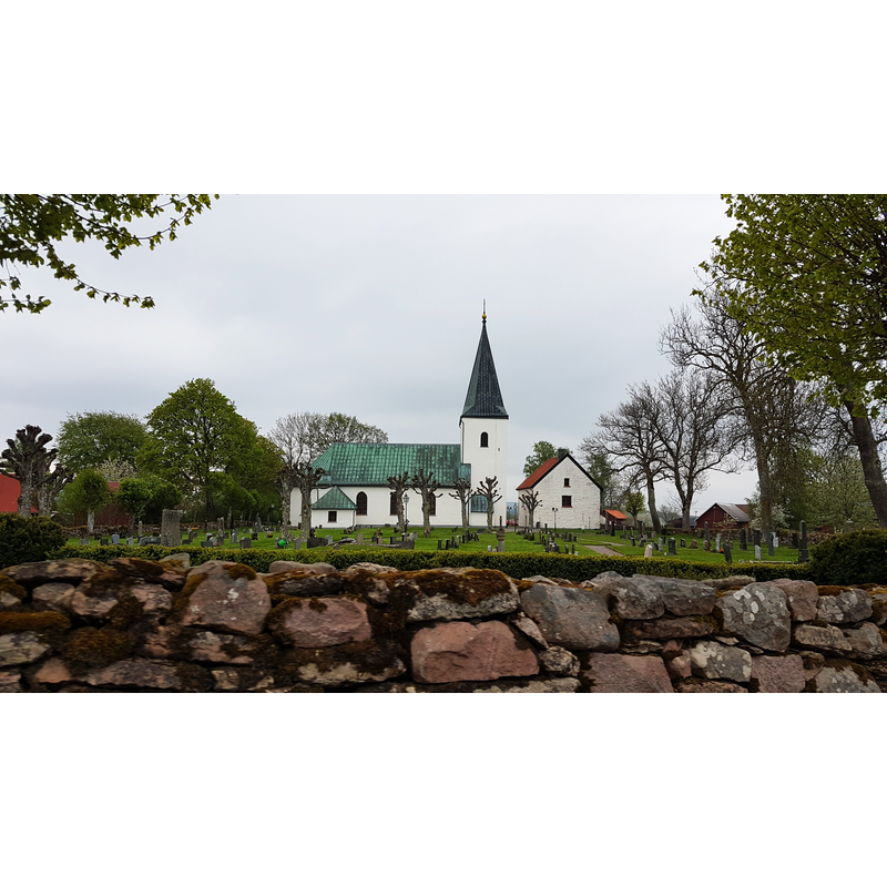 the detached building west of the tower is the parish hall [Församlingshemmet]