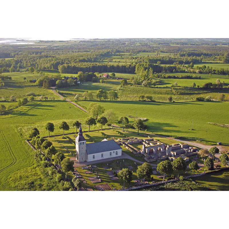 the present church and the ruins of the medieval nunnery